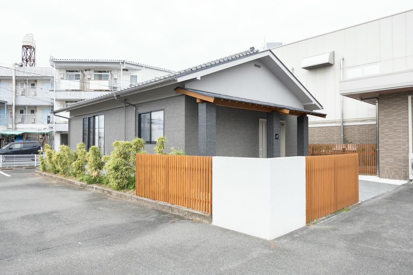 佐賀市の家族葬専用ホール 別邸ひかりの内観