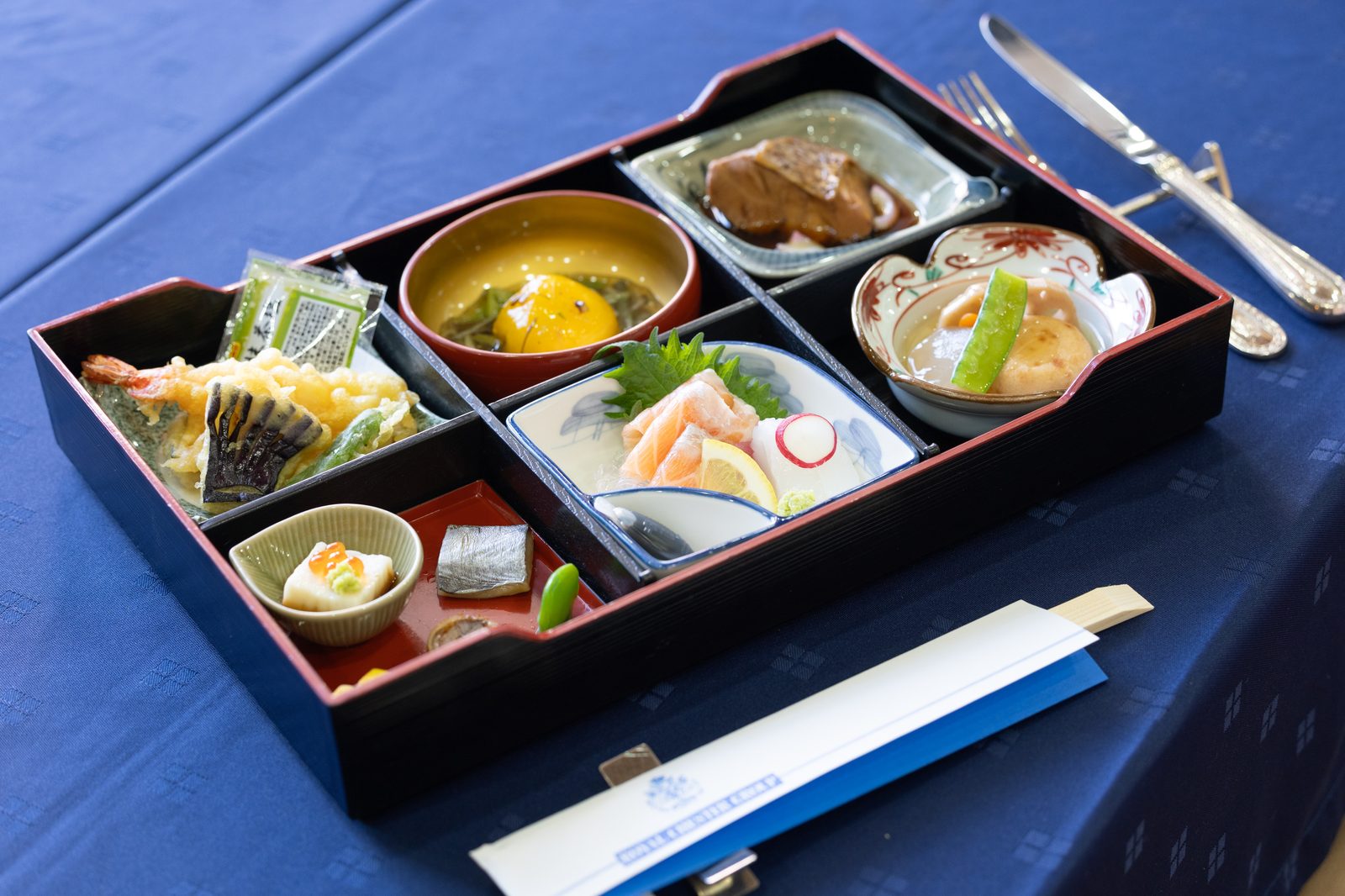 メモリードホール唐津 別館(法事会館)の法要後のお食事(会席弁当)